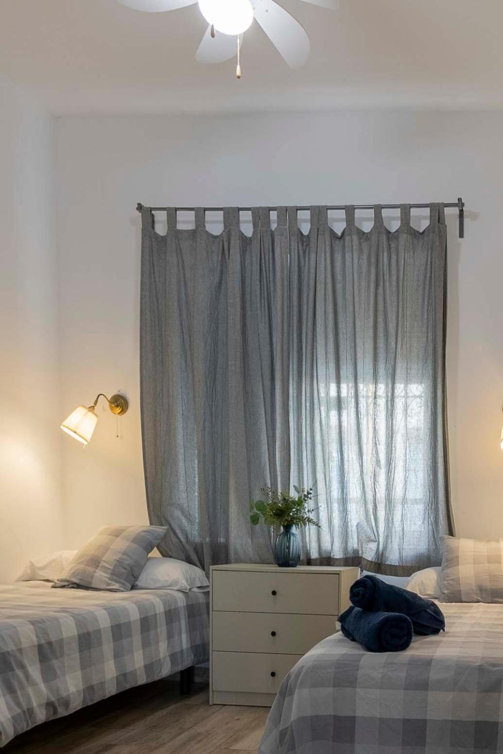 Apartamentos Los Remedios Seville Ngoại thất bức ảnh