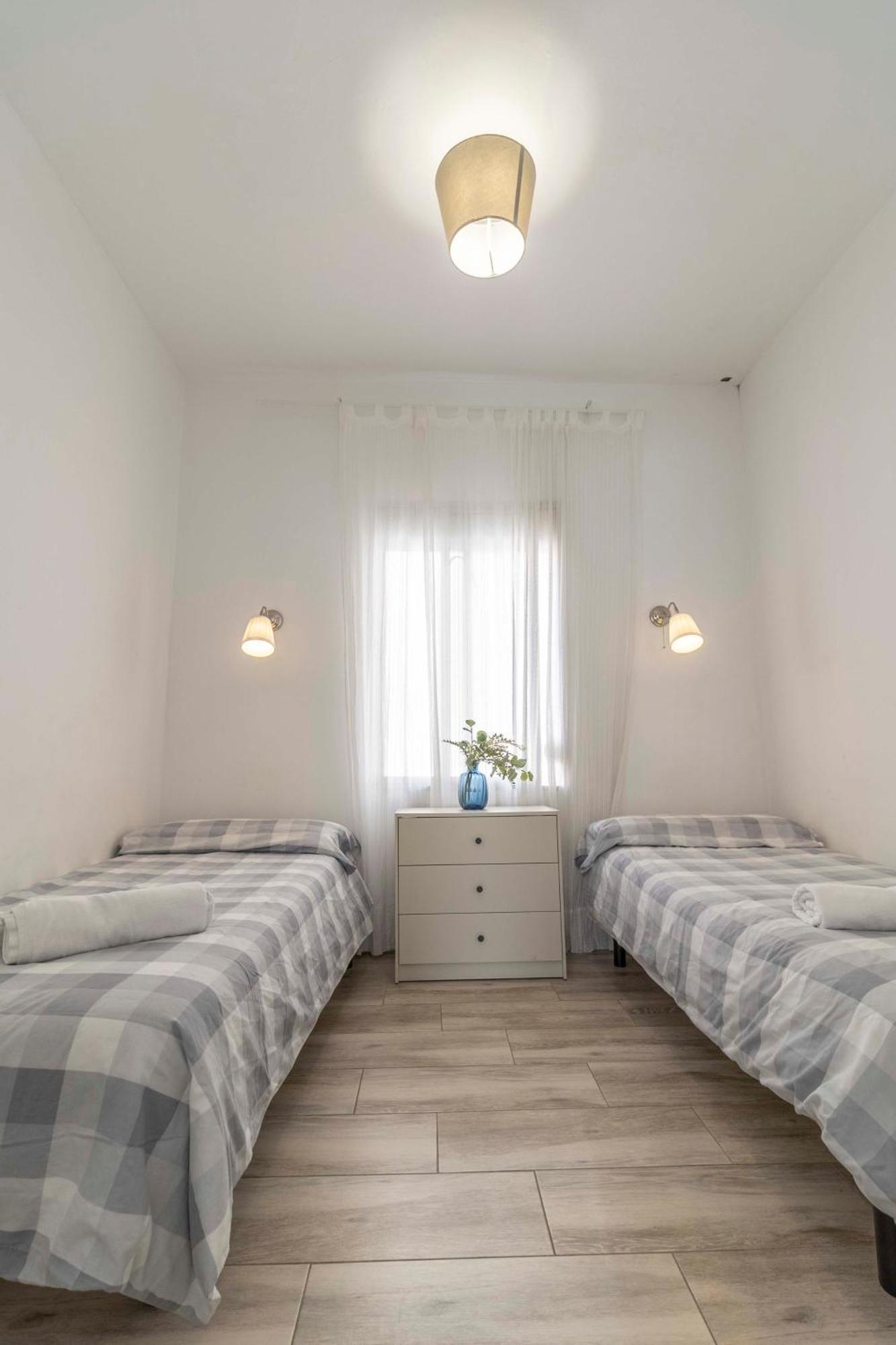 Apartamentos Los Remedios Seville Ngoại thất bức ảnh